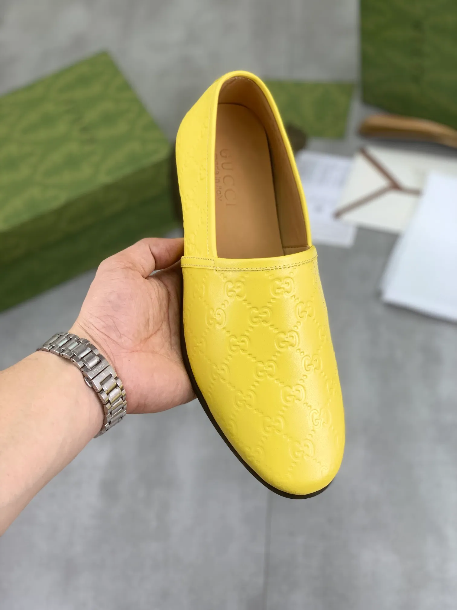 Men's Men's Shoes 💰P500💰【New Style】Water-dyed Niuli Gucci's most popular selection of lazy slip-on leather shoes (Gucci) official website latest Gucci lazy leather shoes, hot style 💥 simple and elegant style, exclusive for trendy men. Unique official website latest brand original double G embossing Elements 👑 Original Gucci decoration, fashionable and elegant, fabric original calfskin ✅ fully imported first-layer cowhide lining, official website designated wear-resistant, rubber business outsole, classic model taken at the counter in real life 🎬38-44 Various colors available